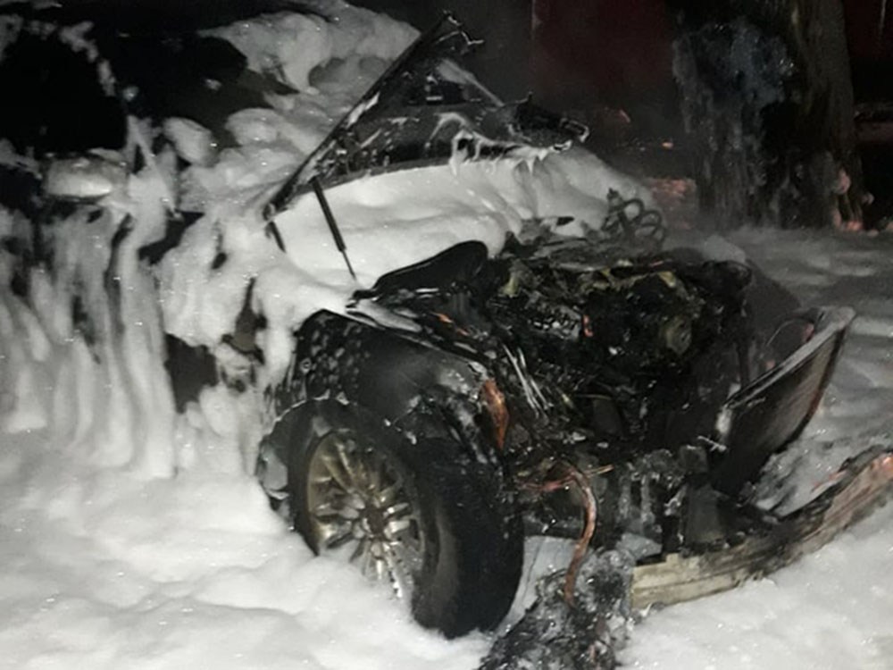 В Николаеве ночью сгорел припаркованный у дома автомобиль 1
