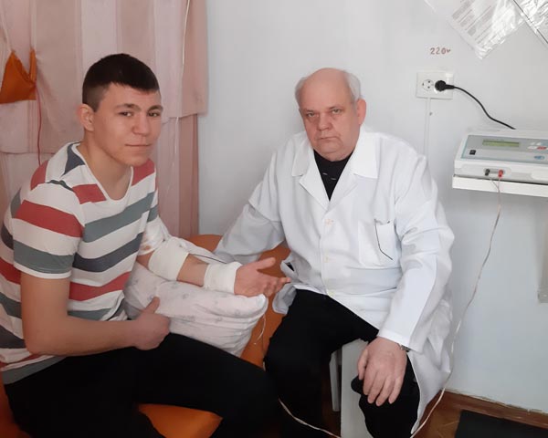 Николаевские медики спасли жизнь юноше и сохранили ему руку 3