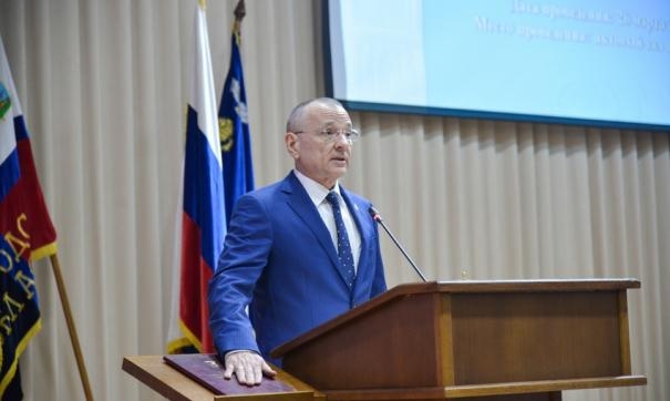 Мэр российского Белгорода принял присягу под «имперский марш» из «Звездных войн»