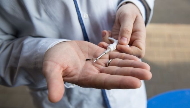 Испанский банк начал вживлять чипы под кожу клиентов