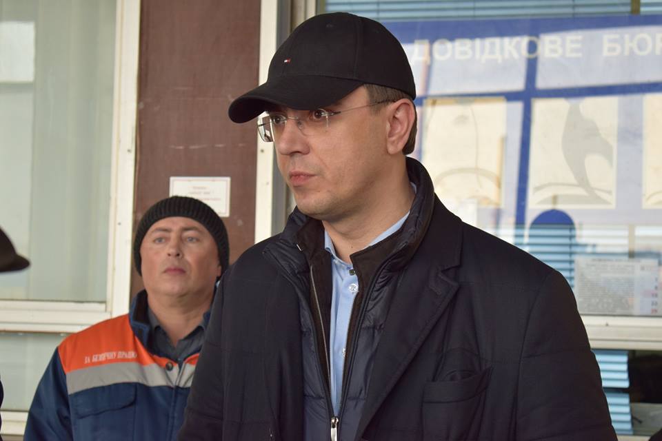 Министр инфраструктуры в Николаеве: Омелян побывал в Николаевском аэропорту и проверил ремонт туалета на железнодорожном вокзале 7