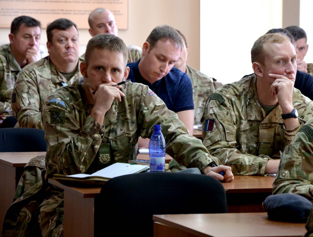 В Николаеве продолжают планировать первые совместные учения украинских морпехов и британских авиаторов 7