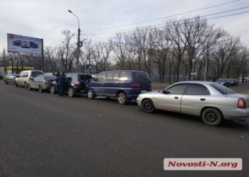 На Богоявленском проспекте столкнулись сразу 8 автомобилей. Образовалась огромная пробка