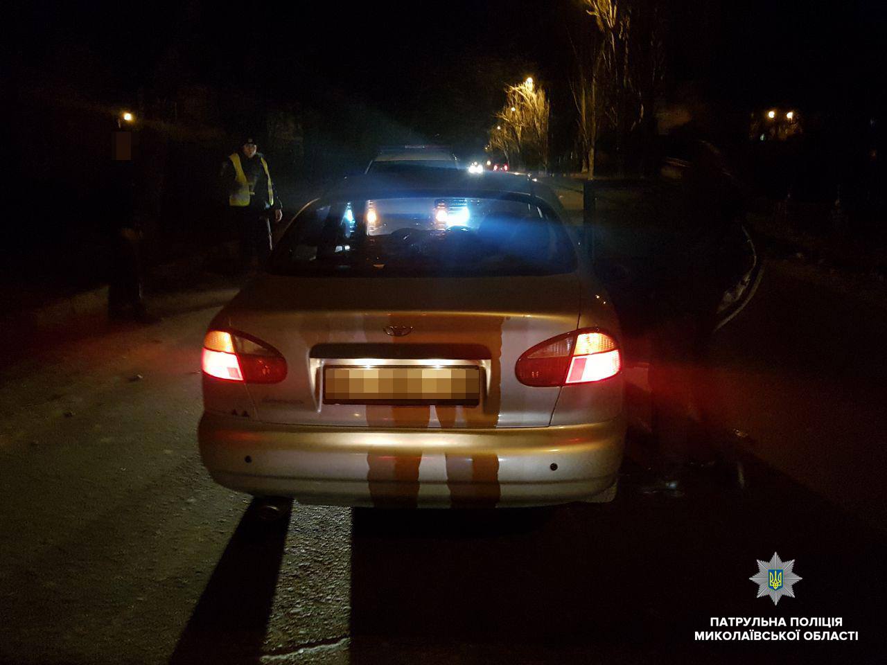 В Николаеве пьяный водитель с ребенком в салоне сбежал с места аварии, но вскоре был задержан патрульными