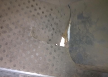 В Николаеве женщина села в маршрутку и едва не провалилась в дыру