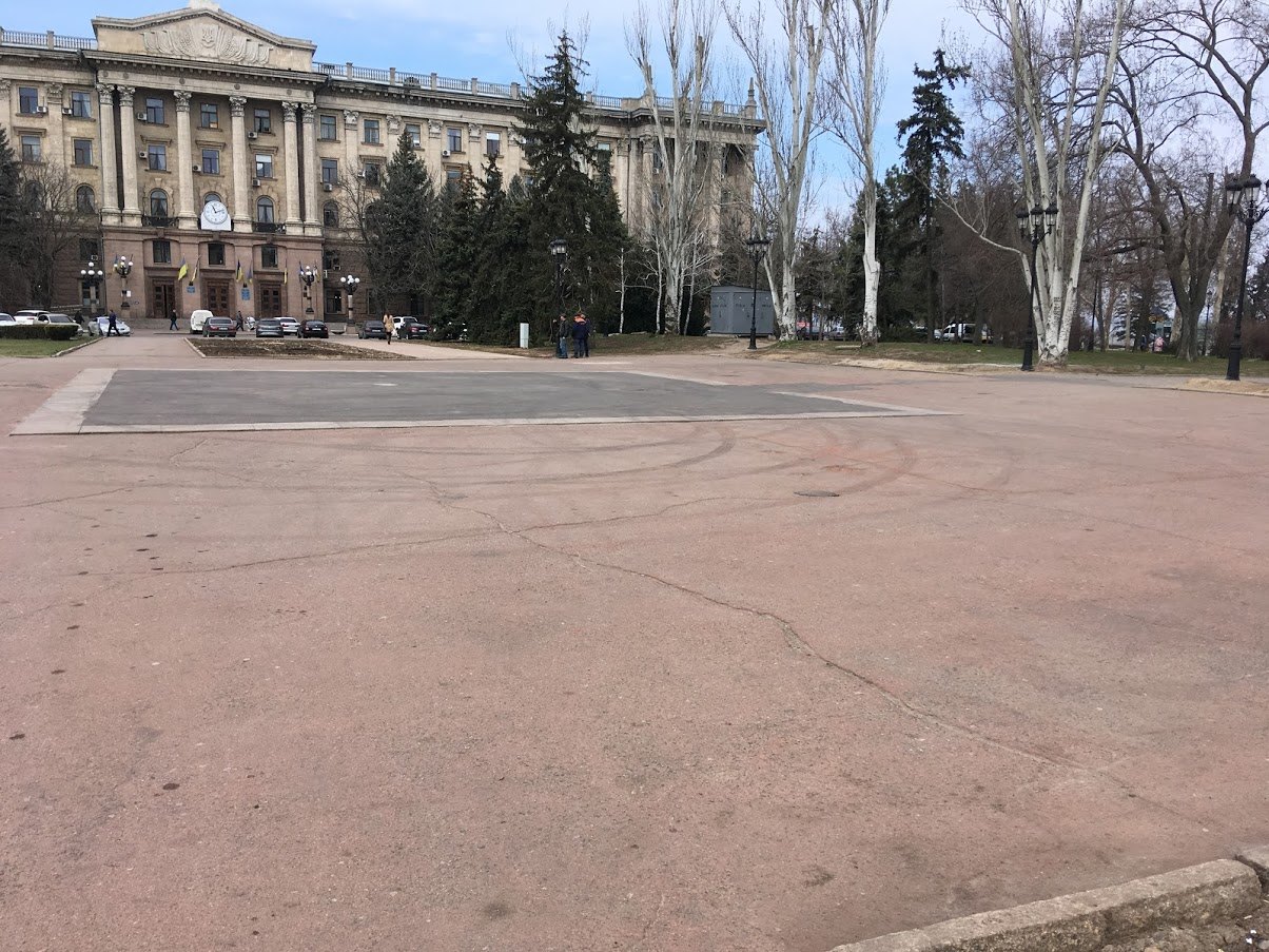 «До нових свят!»: с Соборной площади окончательно убрали новогоднюю ярмарку