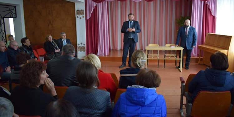 Проезд к опорным школам, амбулаториям – первоочередная задача, – Александр Кушнир на Первомайщине