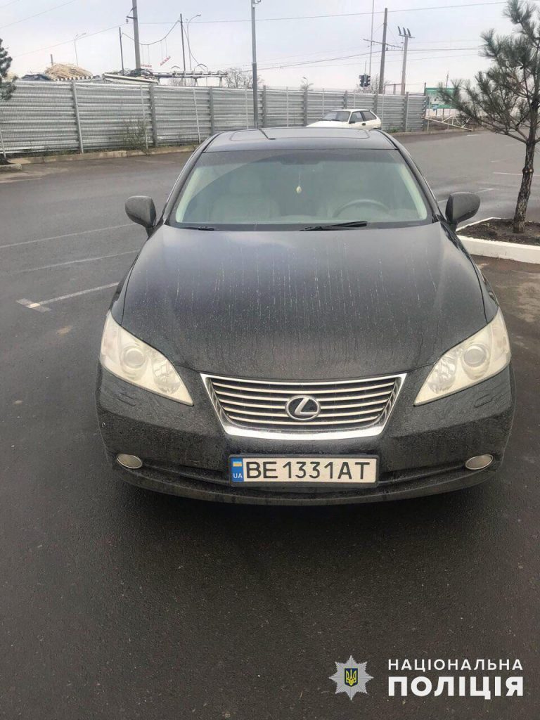 Полиция ищет автомобиль Lexus ES 350, похищенный в Центральном районе Николаева 1