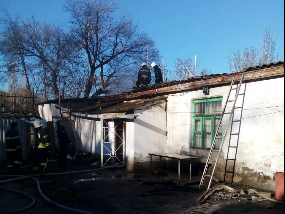 В Николаеве из-за масляного радиатора загорелось одноэтажное здание 1