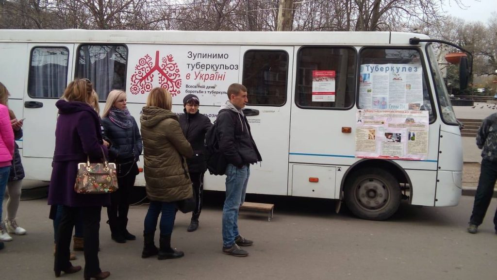 Николаев устроил акцию ко Дню борьбы против туберкулеза 2