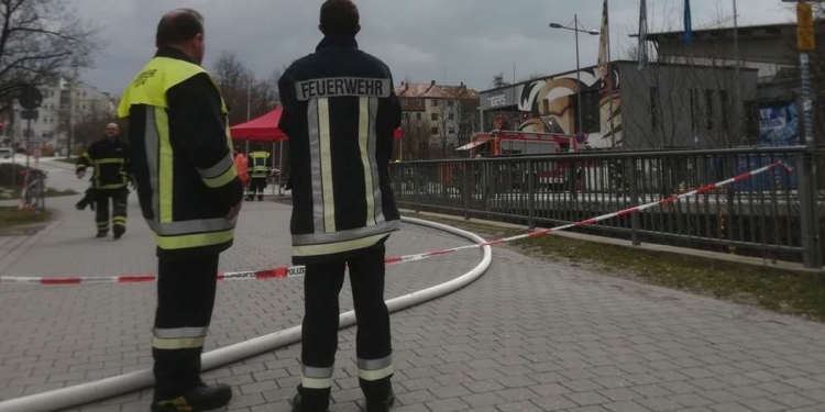 В Германии 14 человек пострадали от утечки аммиака на ледовом стадионе