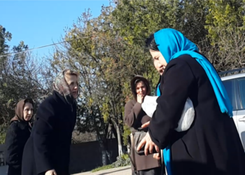 Жену Януковича заметили на кладбище в Крыму