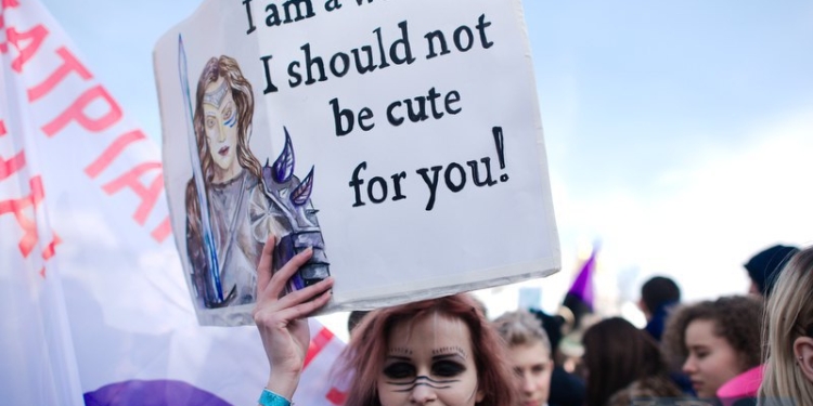 В Киеве завершился Марш за права женщин. Полиция задержала трех молодчиков Корчинского