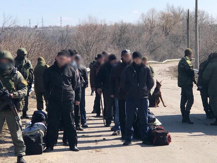 Украина забрала из ОРЛО 60 заключенных 1