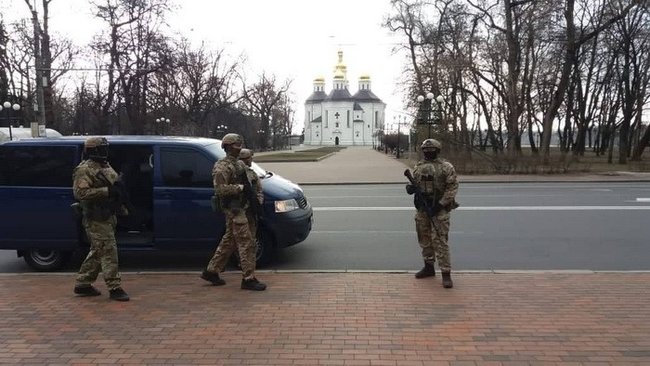 Спецназ СБУ в связи с выборами приступил к патрулированию улиц, вокзалов, аэропортов и автостанций 16