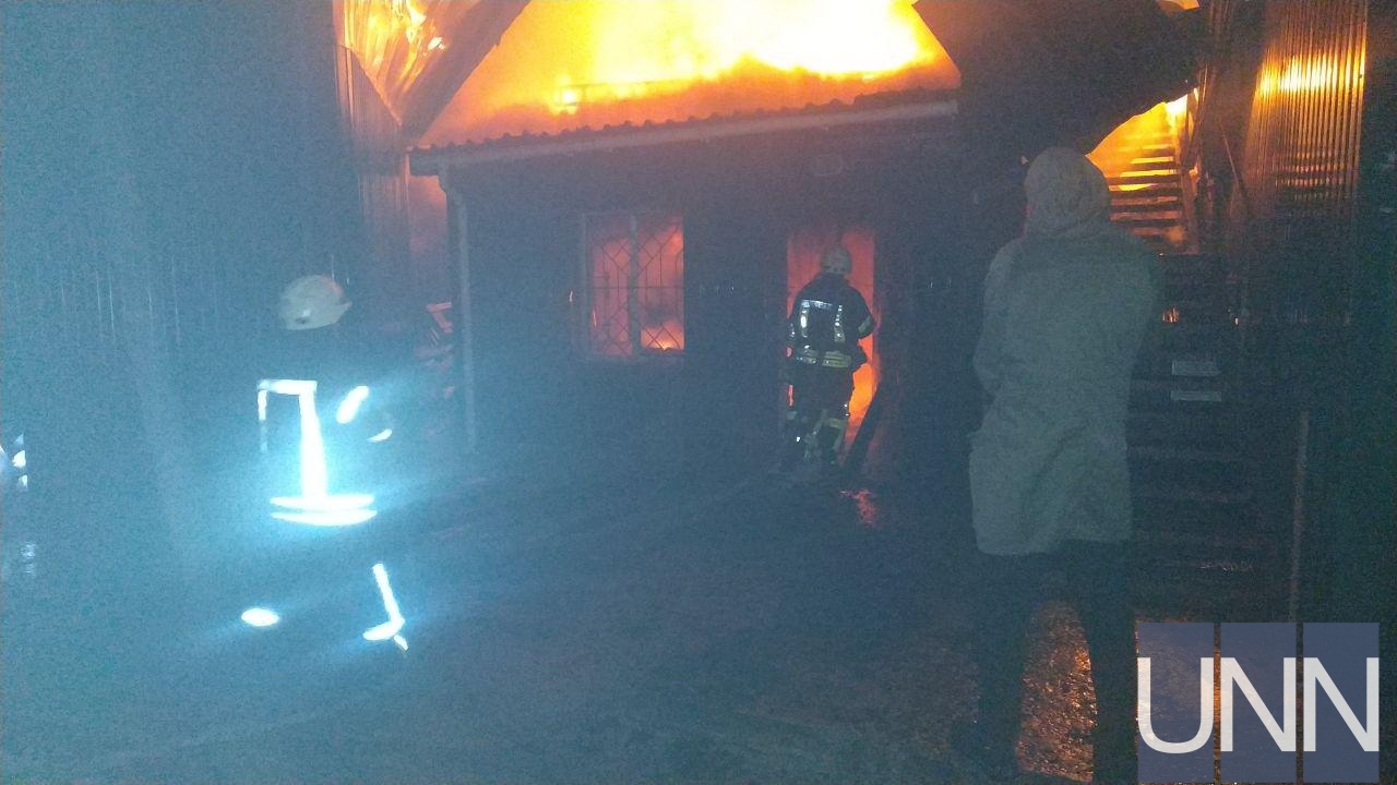 Под Киевом всю ночь горела фабрика по производству военной экипировки