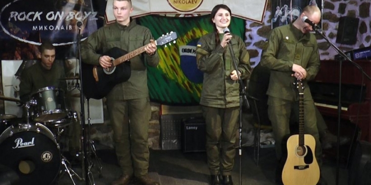 Николаевские нацгвардейцы и журналистка выпустили кавер на песню «Тополь» ко дню рождения Шевченко