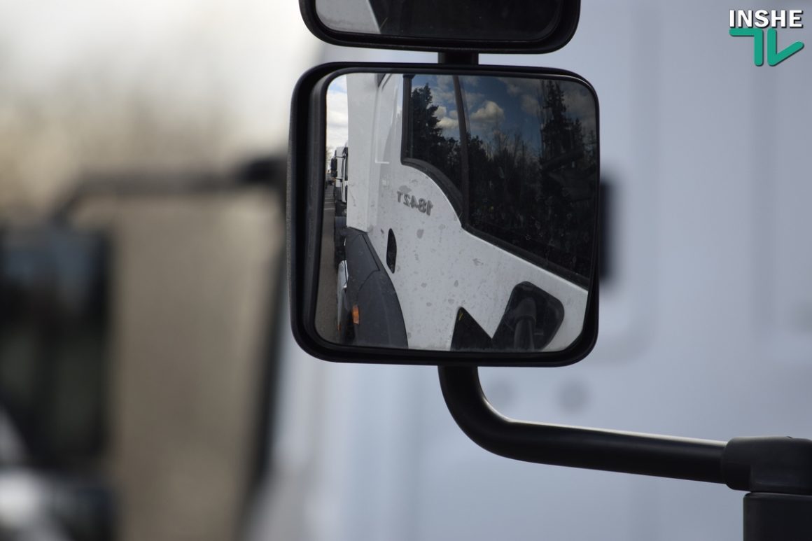 В Николаеве стронгмены установили рекорд Украины по перетягиванию грузовиков 47