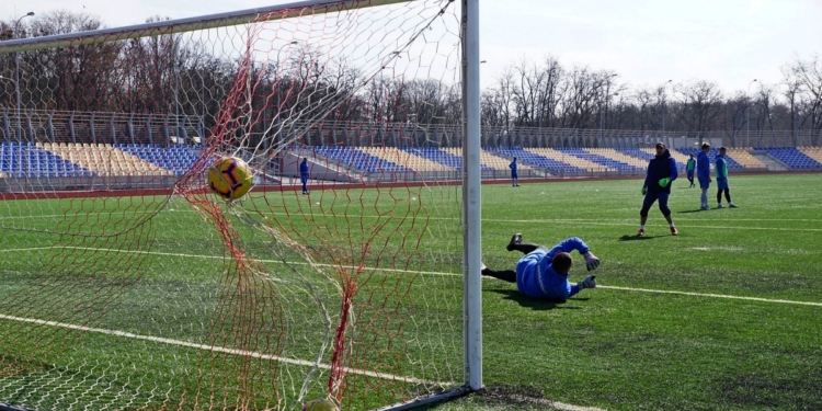 «Я приверженец того, чтобы играть первым номером»: Новый наставник МФК «Николаев» провел открытую тренировку и рассказал, как изменится стиль команды