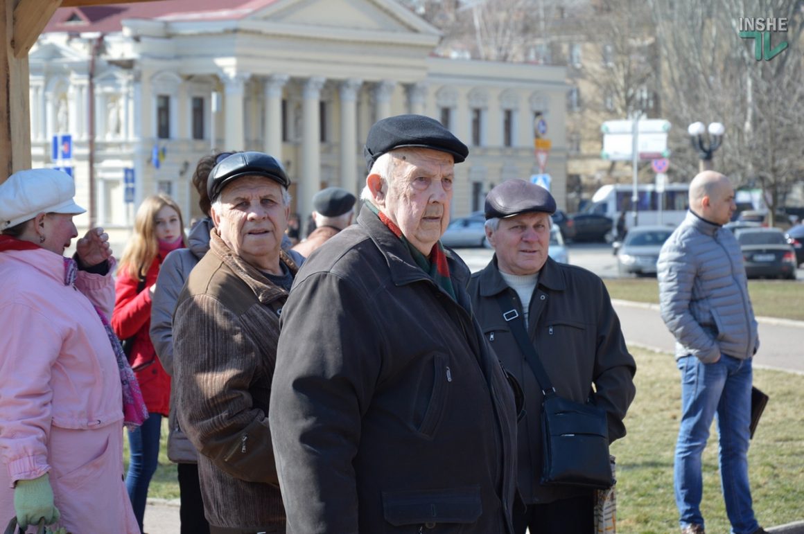 В Николаеве активисты потребовали от мэра Сенкевича извинений за "маргариновый скандал" 3