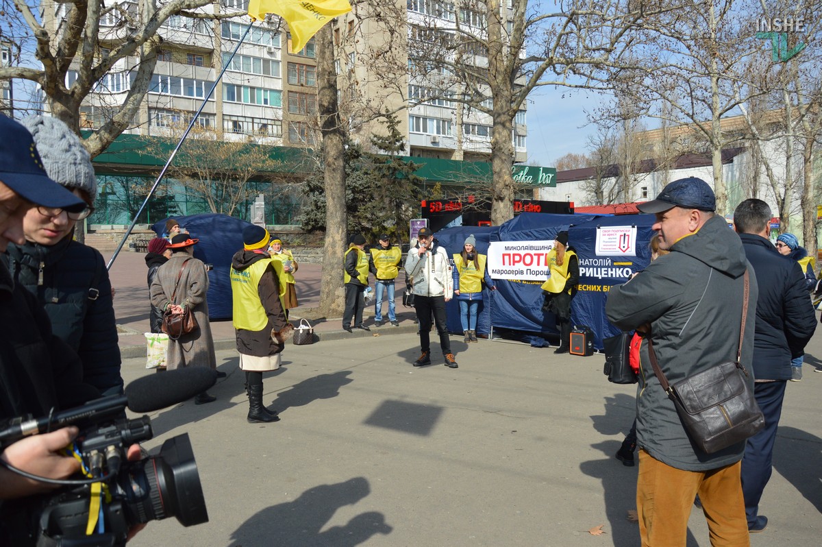 «Кандидатов много – мародер один!»: в Николаеве снова требовали ареста Гладковского, замешанного в оборонном скандале