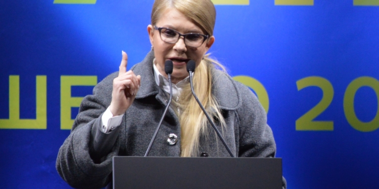 Тимошенко в Николаеве: критика действующей власти и бесплатный концерт Пономарева