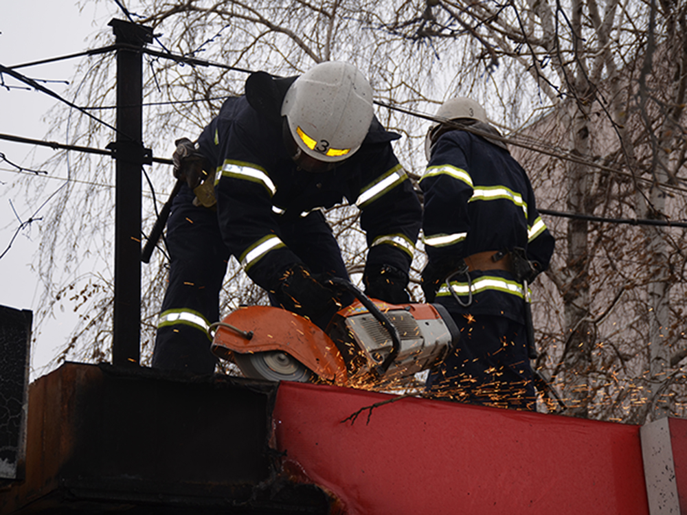 Пожар возле автовокзала в Николаеве. Киоск сгорел, но огонь остановили 6