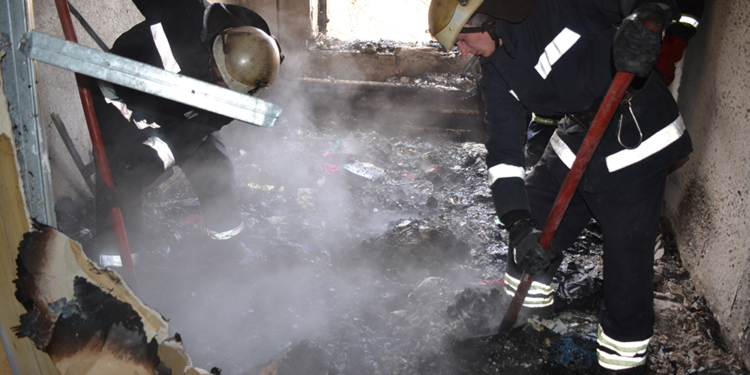 По непонятной причине на Николаевщине выгорела комната в многоэтажке