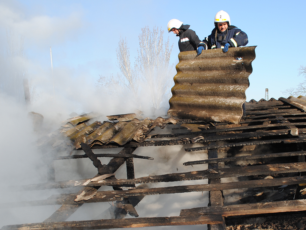 В Николаеве из-за масляного радиатора загорелось одноэтажное здание 9