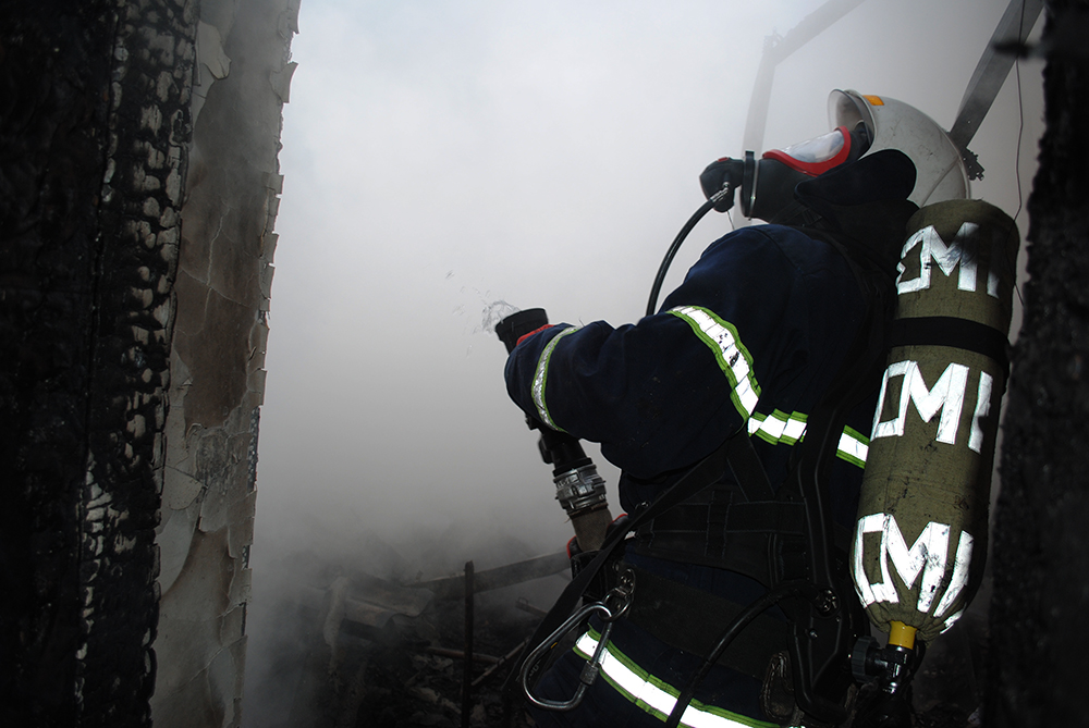 В Николаеве из-за масляного радиатора загорелось одноэтажное здание 11