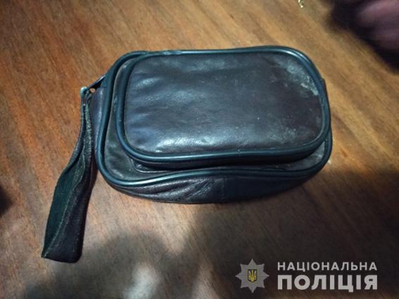 Задержан грабитель, который возле железнодорожного вокзала в Вознесенске силой отобрал у мужчины сумку 5
