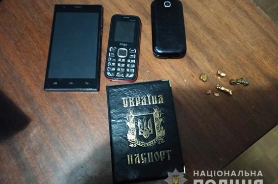 Задержан грабитель, который возле железнодорожного вокзала в Вознесенске силой отобрал у мужчины сумку