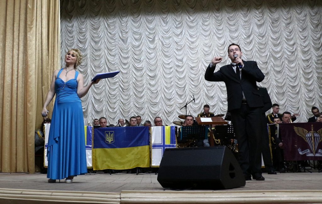 Николаевских женщин-военнослужащих с 8 марта поздравили концертом «Все краски весны» 21