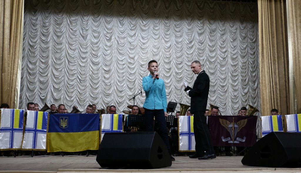 Николаевских женщин-военнослужащих с 8 марта поздравили концертом «Все краски весны» 11