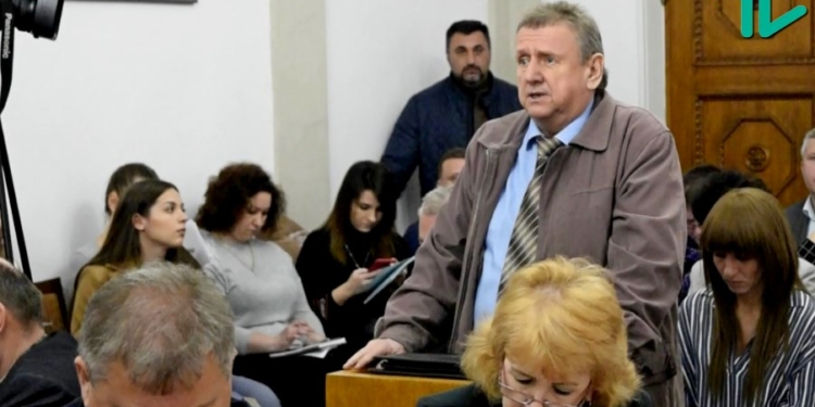 Мэр Николаева пообещал перерыть дорогу к портовому элеватору, если те не компенсируют ущерб от «пылевой атаки»