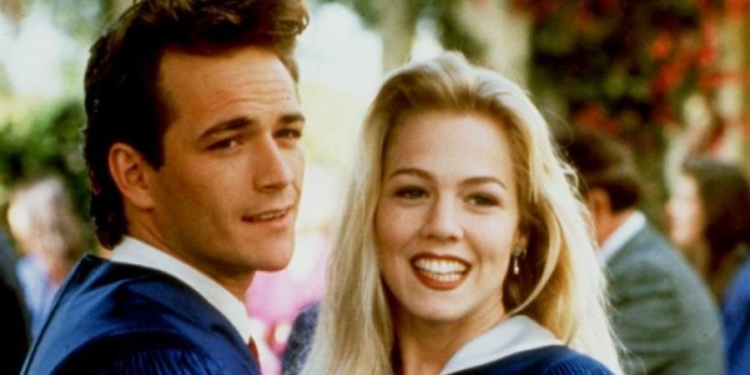 Звезду Беверли-Хиллз 90210 госпитализировали с инсультом