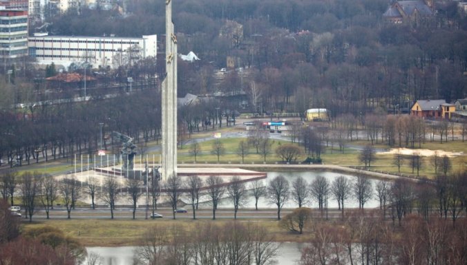 В Латвии собрали 10 тысяч подписей за снос советского памятника победы 1
