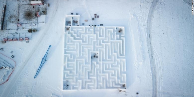 В Канаде создали крупнейший в мире снежный лабиринт