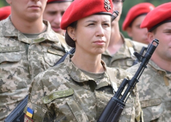 #Таня_верни_орден : в сети возмутились награждением Чорновол боевым орденом