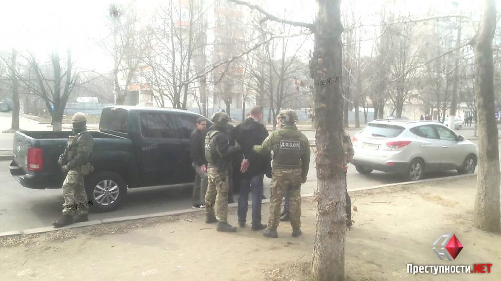 Обновлено. В Николаеве спецназ с автоматами провел спецоперацию по задержанию 13