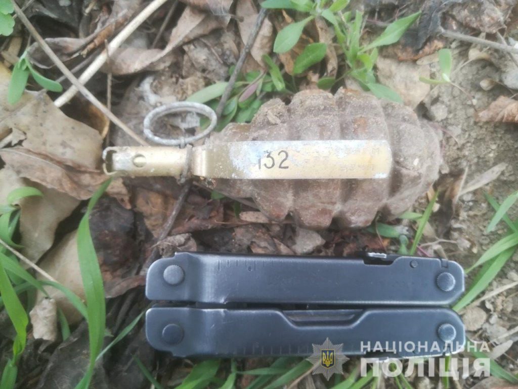 В Николаеве возле школы нашли боевую гранату 1