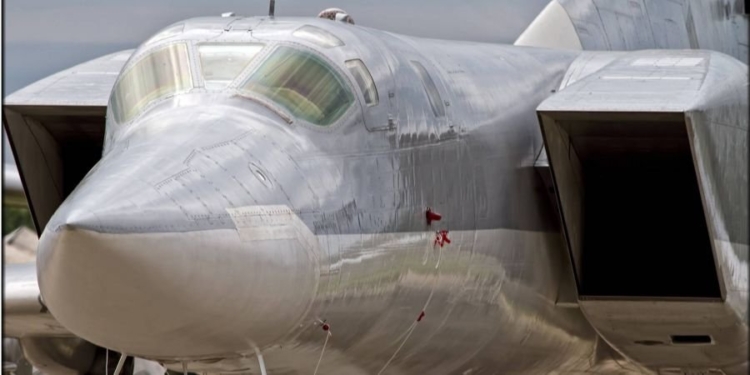 Россия перебросила в Крым бомбардировщики Ту-22М3 в ответ на американскую ПРО в Румынии