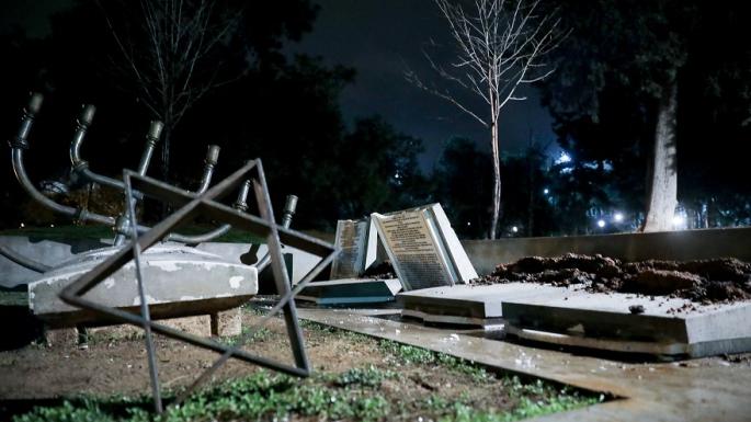 В Греции вандалы осквернили новый мемориал жертвам Холокоста 1