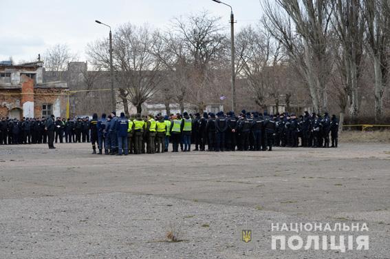 Николаевские правоохранители устроили масштабные учения по предотвращению беспорядков во время выборов 3