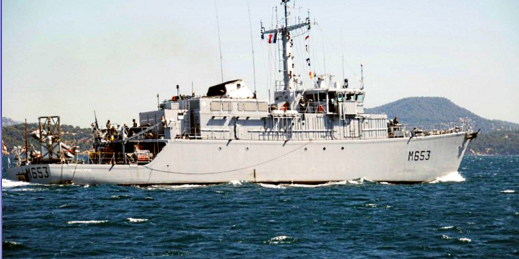 Французский минный тральщик Capricorne вошел в Черное море