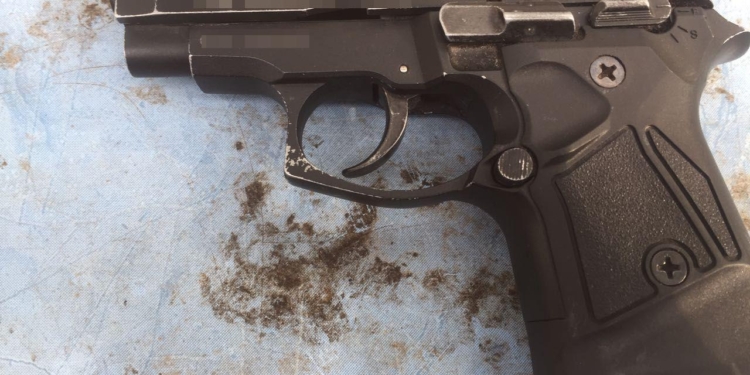 На Николаевщине ссора экс-супругов закончилась огнестрелом – бывшая жена пальнула в спину бывшему мужу