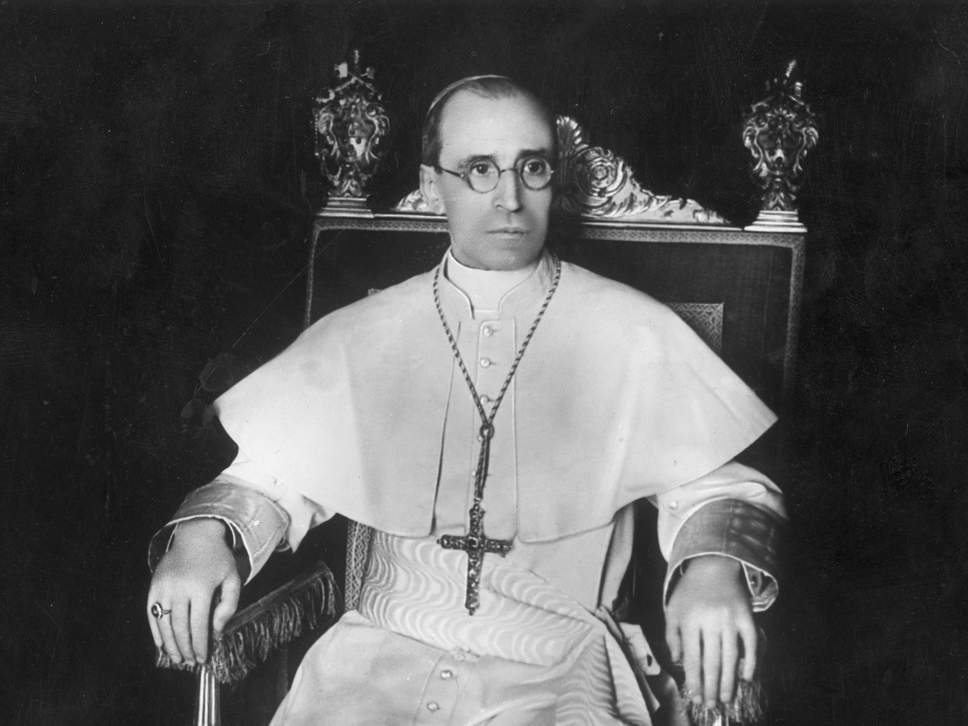 Ватикан откроет секретные архивы времен Папы Пия XII, обвиненного в молчании о Холокосте 1