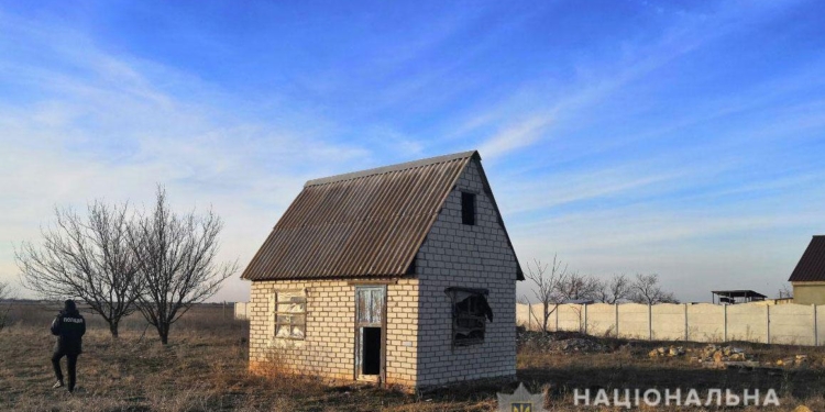 На Николаевщине женщина после родов бросила младенца умирать на пустыре