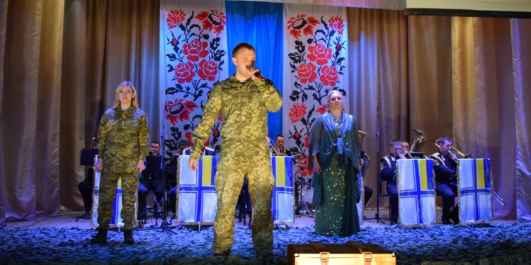 Николаевские военные и артисты отправились на гастроли по области с проектом «Армия с народом»