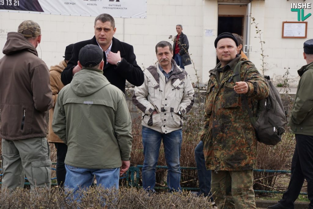 ОБНОВЛЕНО. В Николаеве полиция не пустила активистов-патриотов на встречу с Вилкулом 10